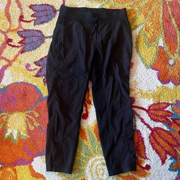 EUC WOMENS 10 LULULEMON ATHLETICA DANCE STUDIO PANTS - Picture 4 of 7